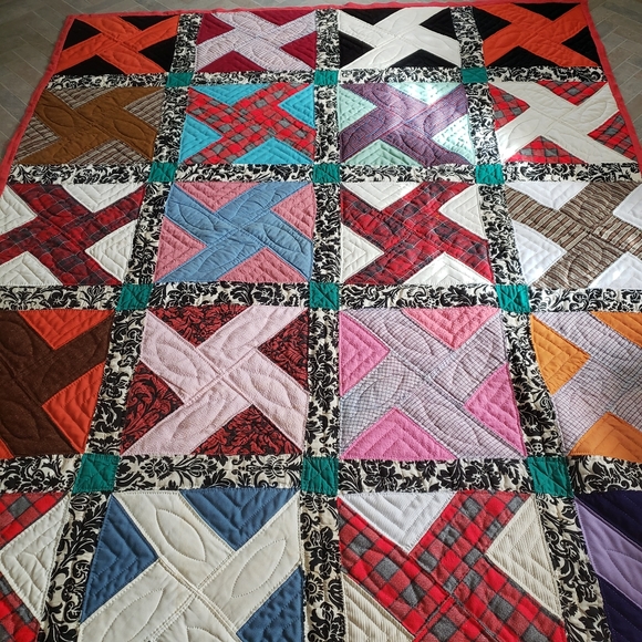 Whirlwind Vtg QUILT Hand Pieced Hand Quilted Twin 74x87 Multi Pattern & Fabric - Picture 6 of 16